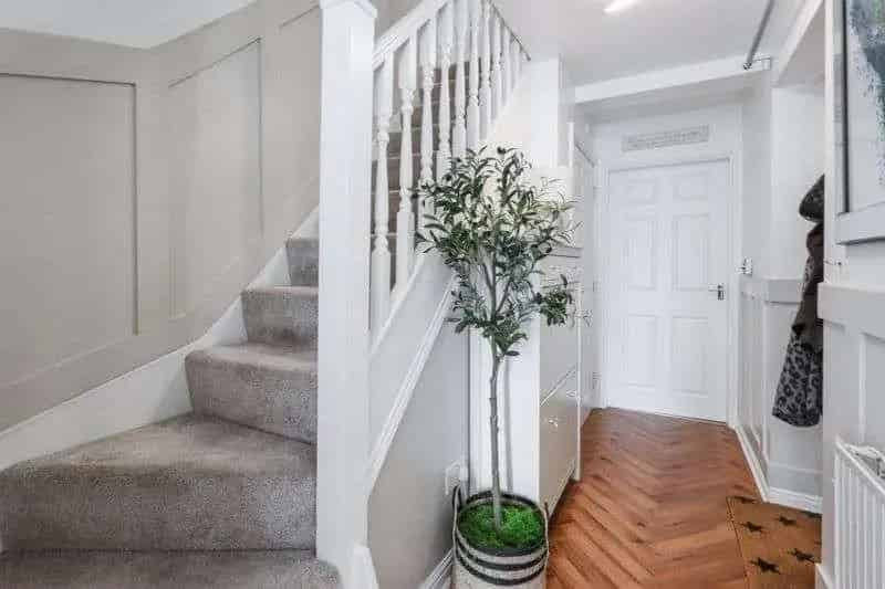 5 bed house for sale