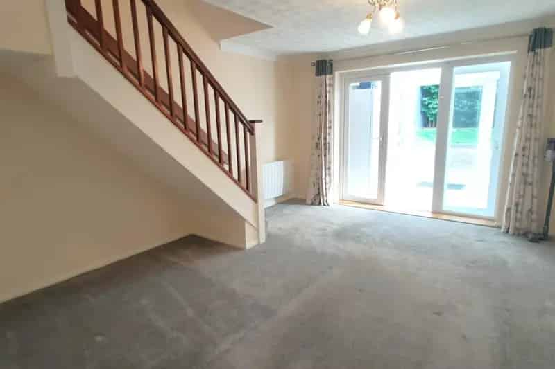 Charming 2-Bedroom House in Bury St Edmunds with Off-Road Parking and Garage