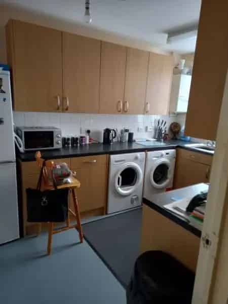 End Terrace Property Built in 1997 with Modern Kitchen and Park Views