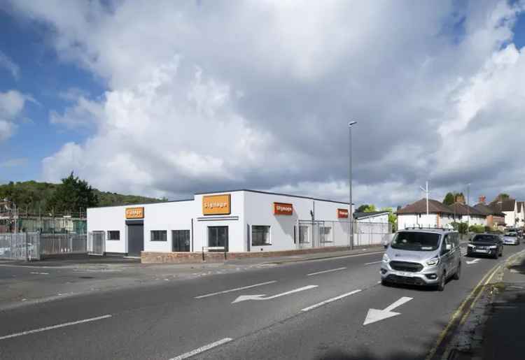 Industrial For Rent in High Wycombe, England