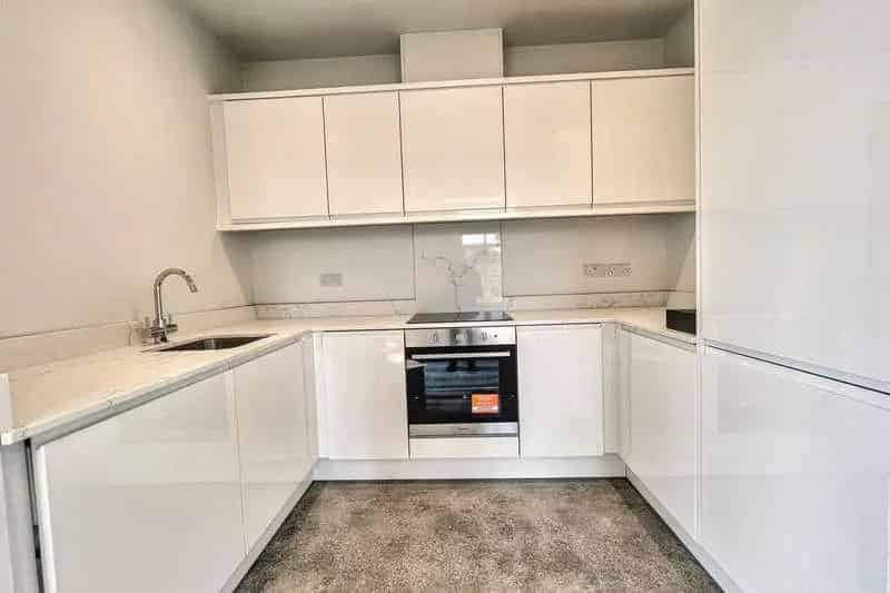 2 Bed Flat for Sale - Newly Converted Ground Floor Apartment