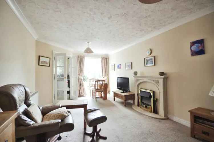 1 Bedroom Retirement Flat for Sale Ground Floor Communal Gardens