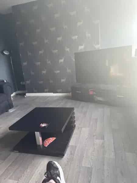 2 Bed Maisonette Near Queen Elizabeth Hospital Good Transport Links