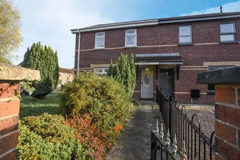 Excellent End Terrace Property Near Stranmillis