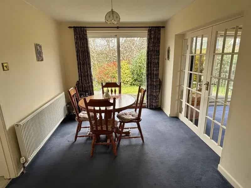 3 Bedroom Detached House for Sale near King George 5th Playing Fields