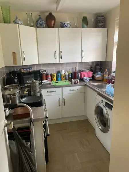 Bungalow For Rent in Eastleigh, England