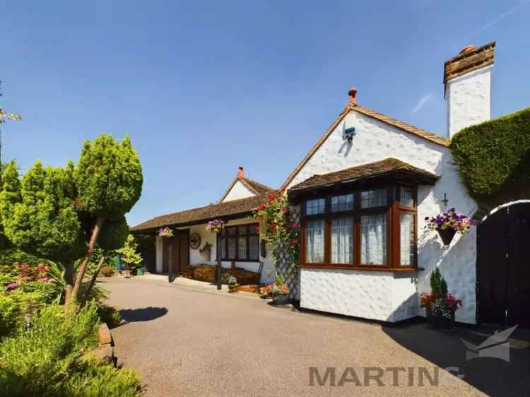 4 Bedroom Chalet Bungalow For Sale