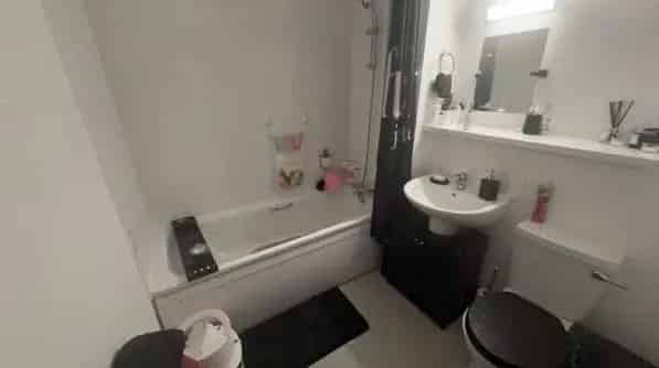 Double Bedroom with Lift and Extra Storage