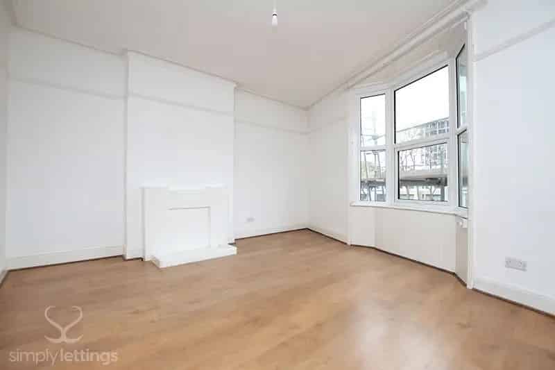 2 Bedroom Maisonette House to Rent Brighton