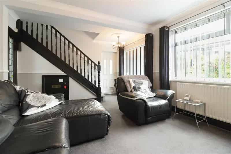 3 Bedroom Detached House for Sale in Crookes