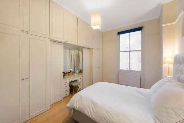 Flat for sale in Bina Gardens, London SW5