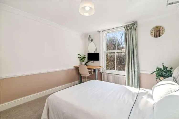 2 Bed Flat for Sale in Battersea