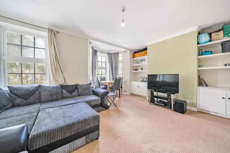 Spacious 2-Bedroom Flat Near Raynes Park and New Malden