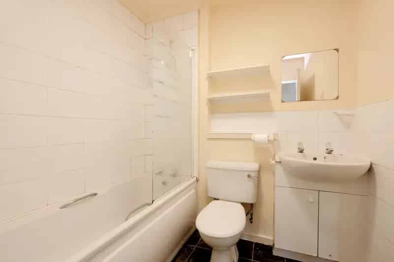 Modern Top Floor Flat Near Union Street Aberdeen