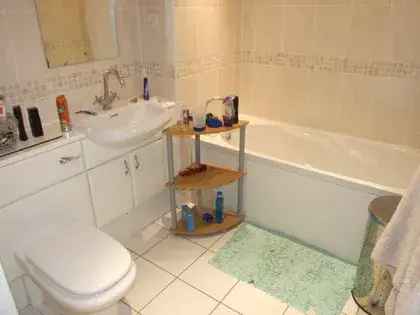 2 Bed Cardiff Bay Apartment Gym Pool Parking