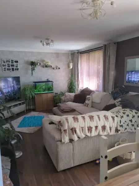 3 Bedroom House Large Garden Disabled Parking