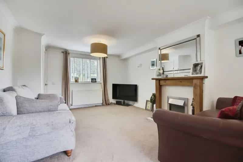 Three Bedroom House Near Moneyhole Park Welwyn Garden City