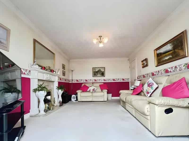 5 Bed Detached House For Sale Near Amenities