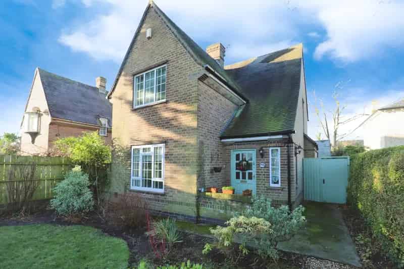 Charming 2-Bed Detached Cottage in Fulford York Near University and Park
