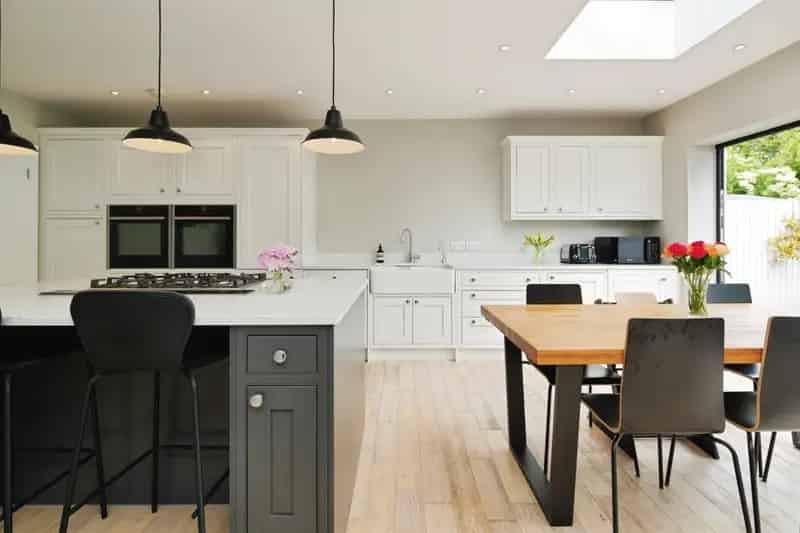 3 Bed Family Home with Open Plan Kitchen and Garden