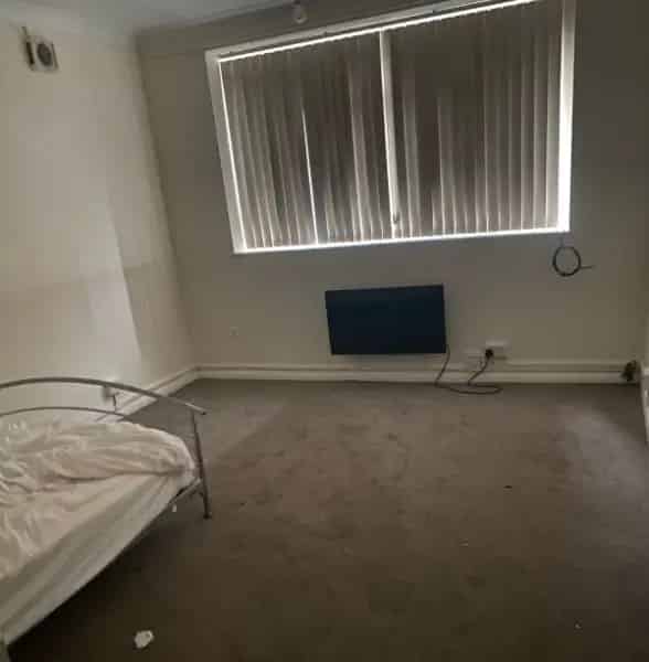 2 Bed Flat New Kitchen & Bathroom Newly Fitted Blinds