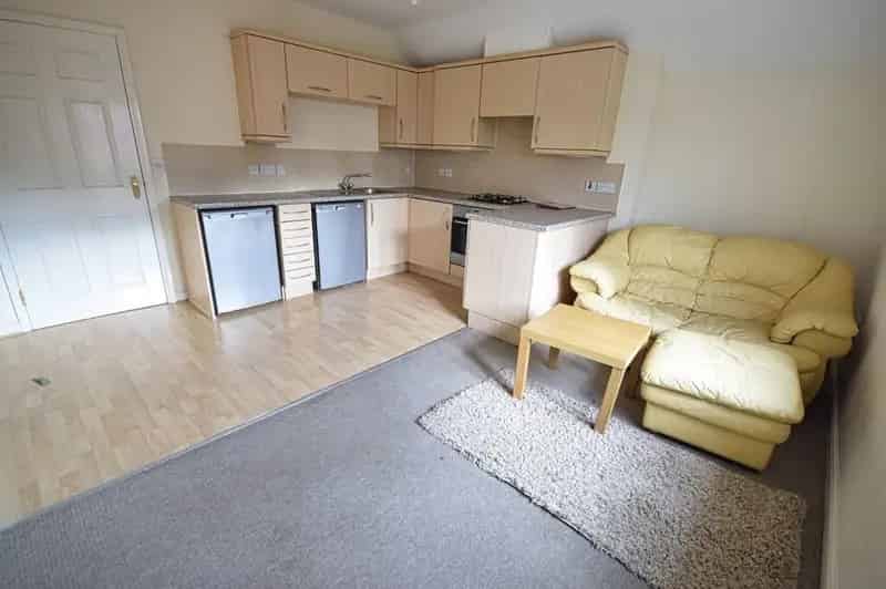 2 Bedroom Flat for Sale Near Olton Station
