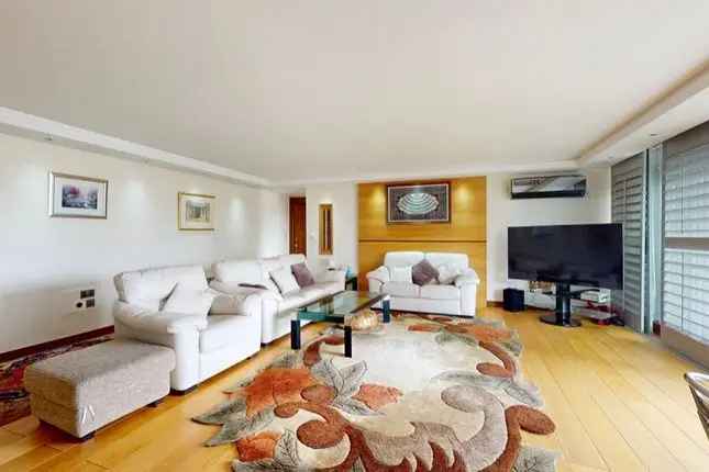 Flat for sale in The Quadrangle, London W2