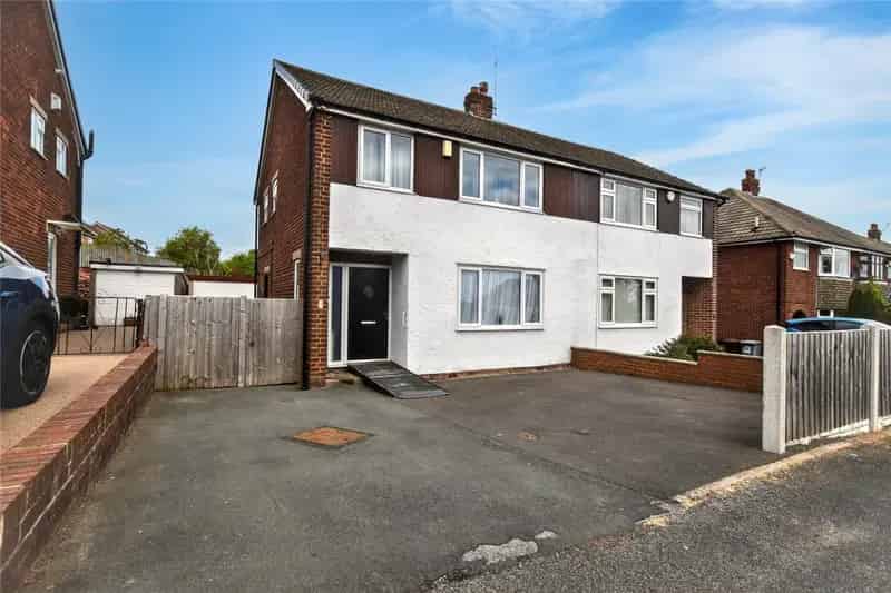 House For Sale , Leeds, England