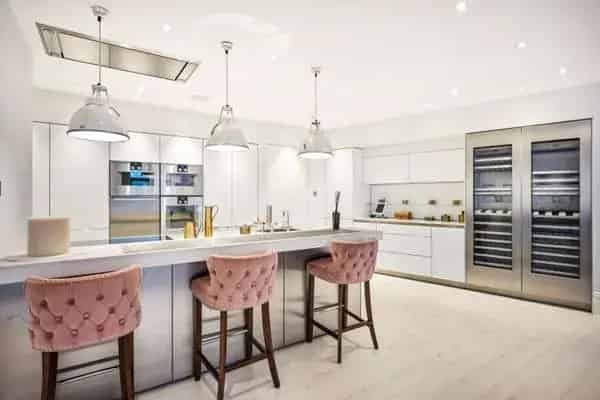 Luxury 3-Bedroom Flat with Stunning Terraces