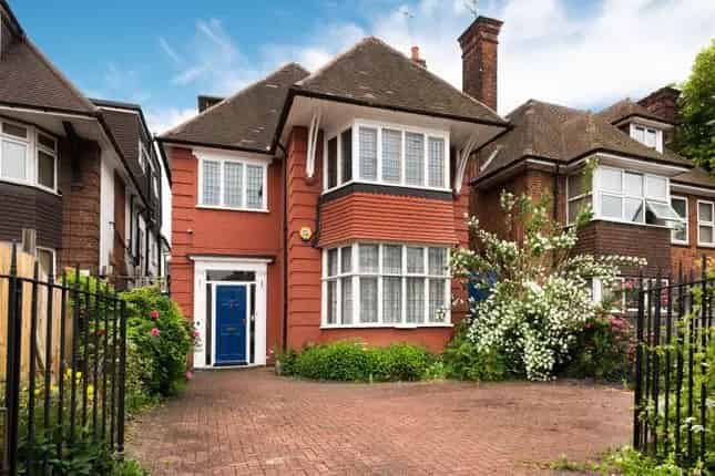 Six Bedroom Detached House Finchley Road Golders Green NW11