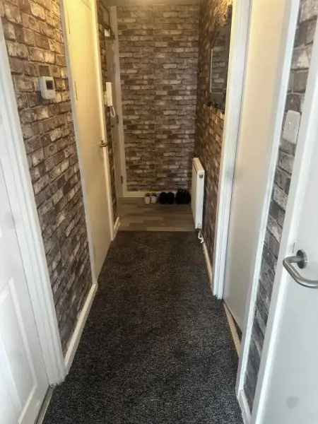 1 Bedroom Flat Harlow Essex Balcony Spacious Bathroom Close Amenities