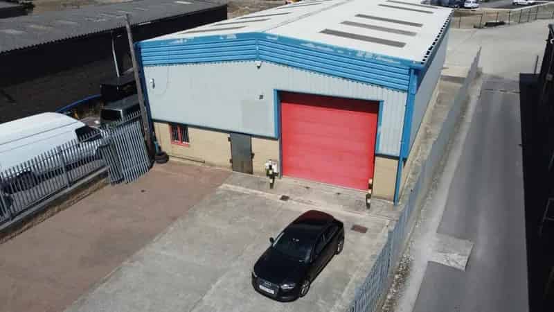 Modern Industrial Warehouse with Mezzanine Storage