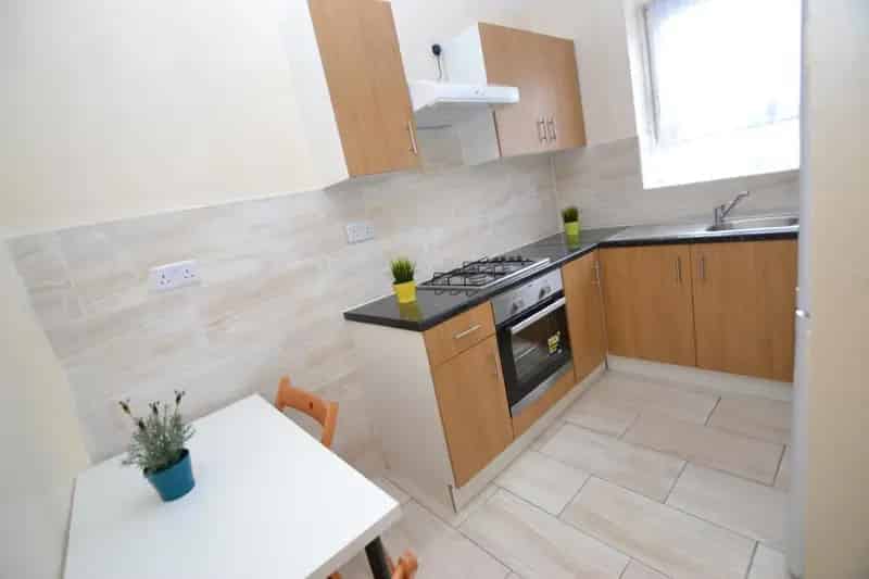 3 Bedroom Flat to Rent Aldgate East London