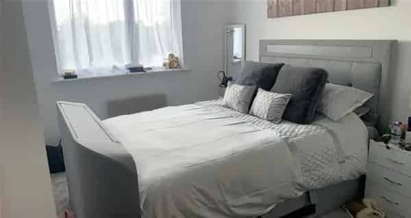 Large 1 Bed Flat Ground Floor Balcony Allocated Parking