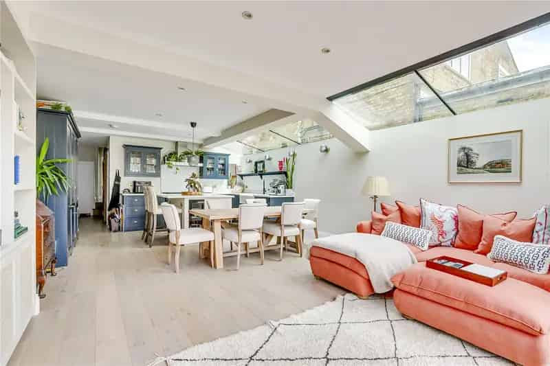 1 Bedroom Flat near Barons Court West Kensington London