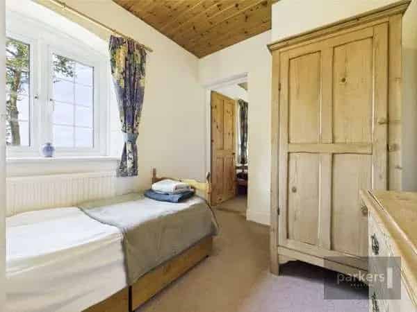 6 Bed Cotswolds House with Annexe for Sale