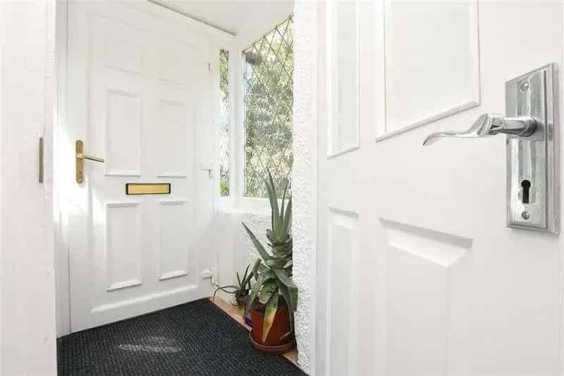 2 Bed Flat for Sale near Whyteleafe South Station