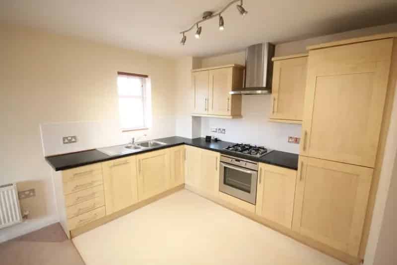 2 Bedroom Flat To Rent Available 10062025