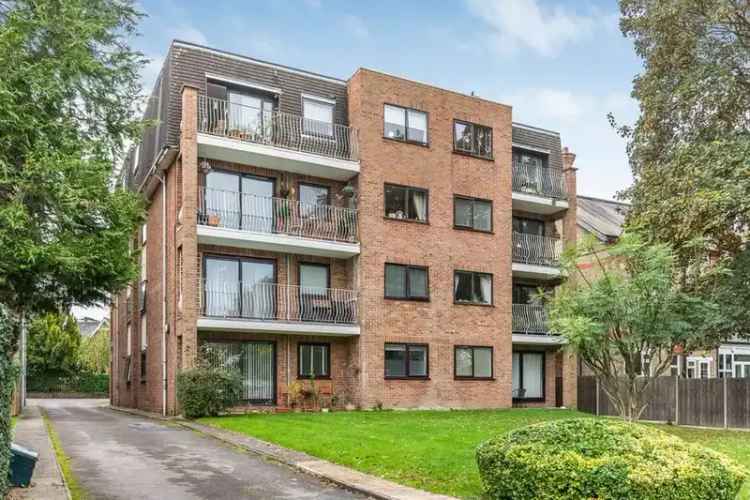 2 Bedroom Flat for Sale in Beckenham - No Onward Chain