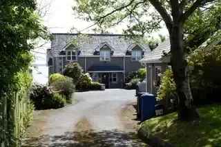 5 Bedroom Detached House with Lough Views