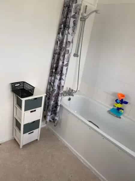 2 Bed First Floor Flat Near Cirencester