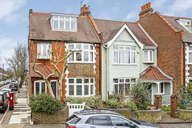 End Terrace House for Sale in Christchurch Road London SW14