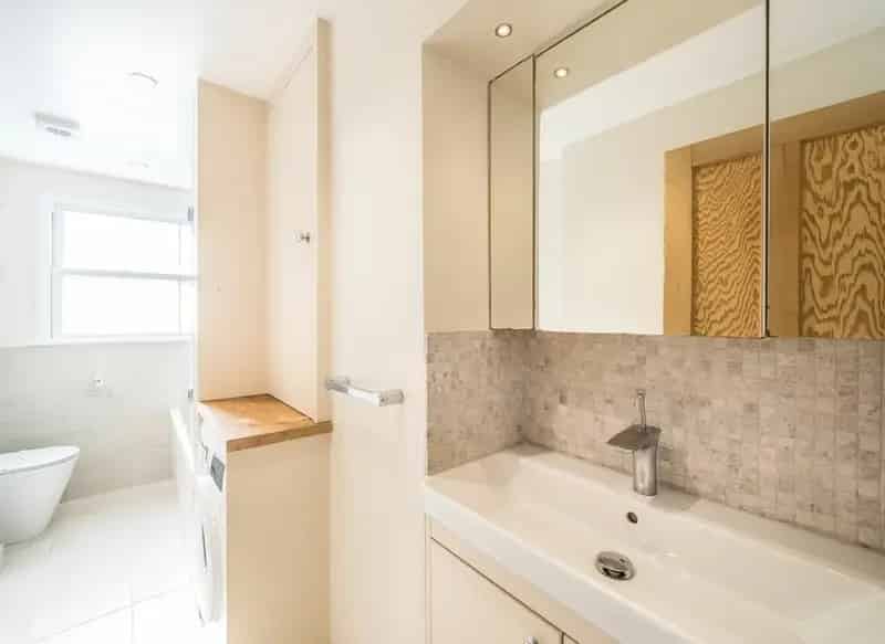 2-Bed Split Level Maisonette Nine Elms Modern Kitchen Private Terrace