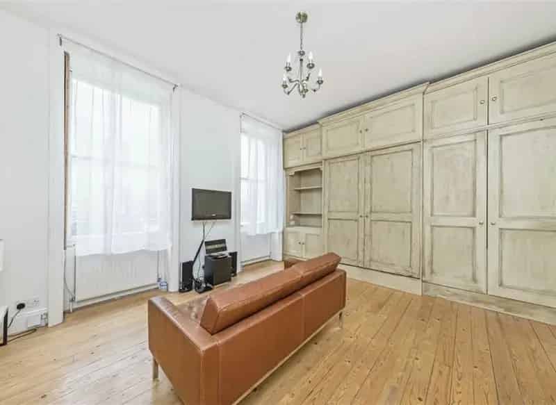 Spacious Sunny Studio Apartment in Fitzrovia Near Fitzroy Square