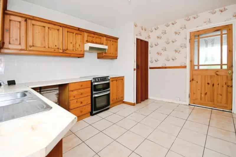 3 Bedroom Semi-Detached House For Sale No Chain Huge Potential
