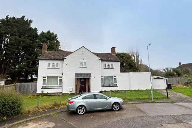 4-Bedroom Detached House with Redevelopment Potential