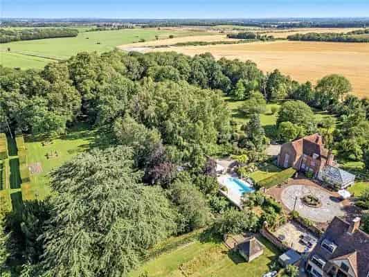 Warwick House: Exquisite Country House with 6.2 Acres of Landscaped Gardens