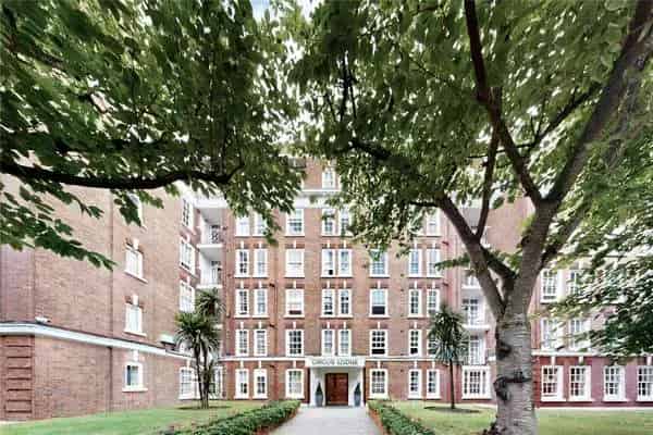 2-Bed Apartment St John's Wood  Spacious Reception Balcony Gardens