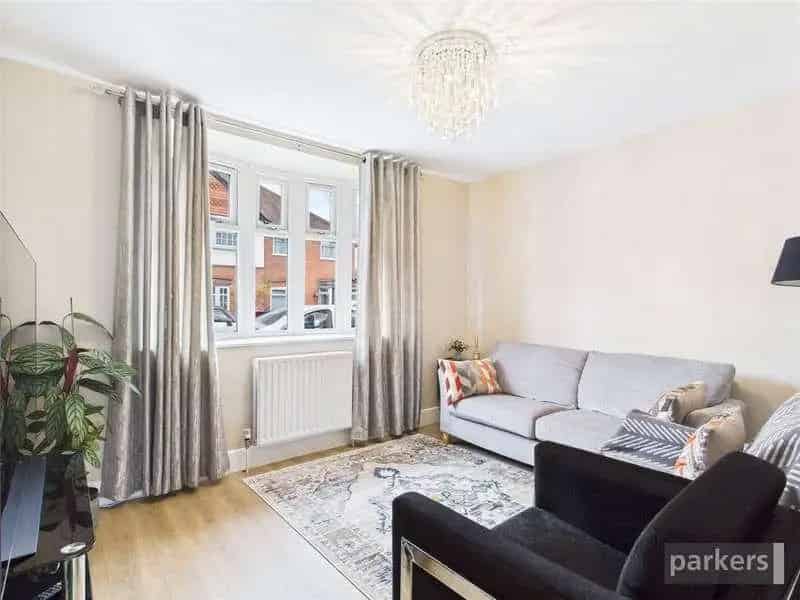 3 Bed House for Sale Near Amenities and Transport