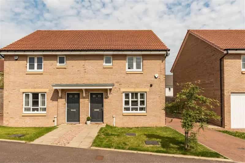 3 Bed Semi Detached House Newcraighall
